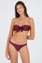 Load image into Gallery viewer, Model Front: Rio De Sol Bottom Bottom Barolo Nice-Fio