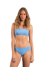 Load image into Gallery viewer, Model Front: Rio De Sol Top Top Baltico Bandeau-Reto