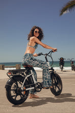 Load image into Gallery viewer, Image 11: Rio De Sol Beach Trousers Azule Murana Pants