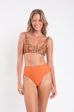 Load image into Gallery viewer, Image 08: Rio De Sol Bottom Bottom Bouquet Hotpants