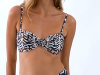 Load and play video in Gallery viewer, Video: Rio De Sol Top Top Ikat Twist