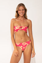 Load image into Gallery viewer, Model Front: Wednesday In Hawaii By Rio De Sol Top Top Pua-Guava Lani
