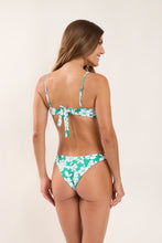 Load image into Gallery viewer, Model Back: Wednesday In Hawaii By Rio De Sol Top Top Pua-Valley Coral
