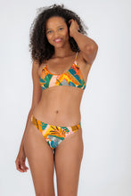 Load image into Gallery viewer, Model Front: Rio De Sol Bottom Bottom El-Arco Essential-Comfy
