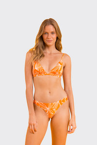 Model Front: Rio De Sol Bottom Bottom Trail-Orange Essential