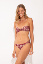 Load image into Gallery viewer, Image 04: Rio De Sol Set Set Dune Bandeau-Joy Mel-Comfy
